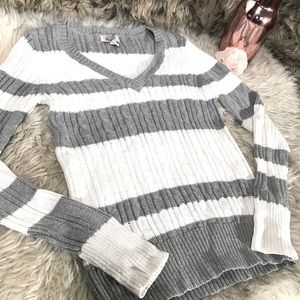 Arizona White/grey V-neck sweater